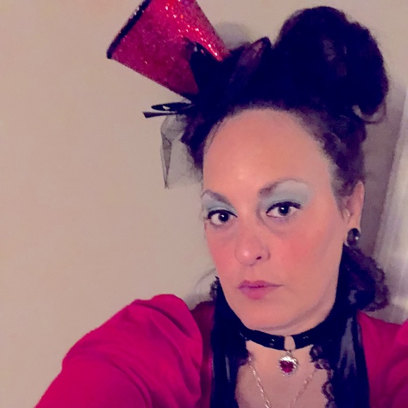 Meet your Posher, Cynthia - Picture 1 of 1